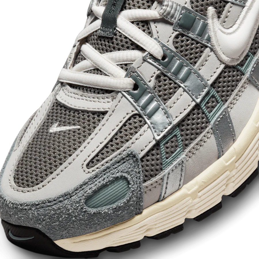 M NIKE P-6000