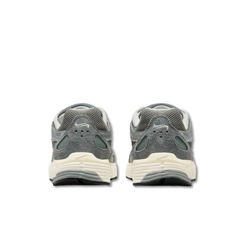 M NIKE P-6000