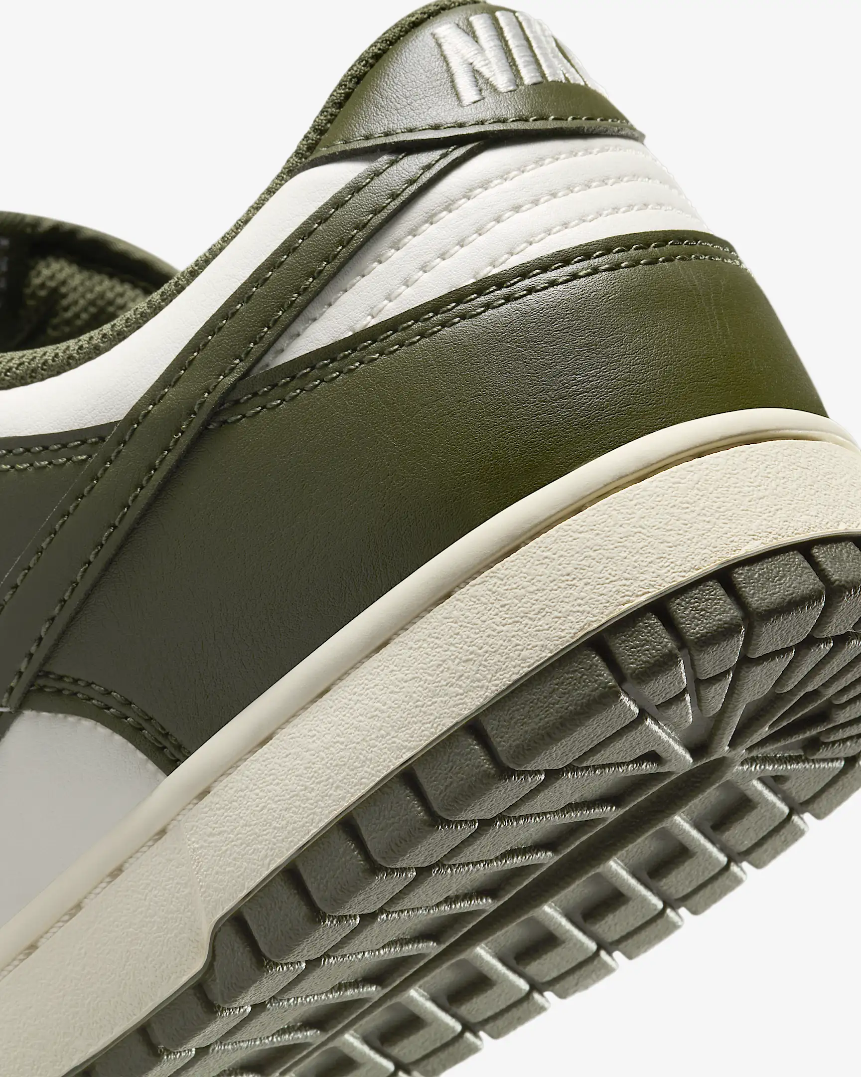 M DUNK LOW RETRO