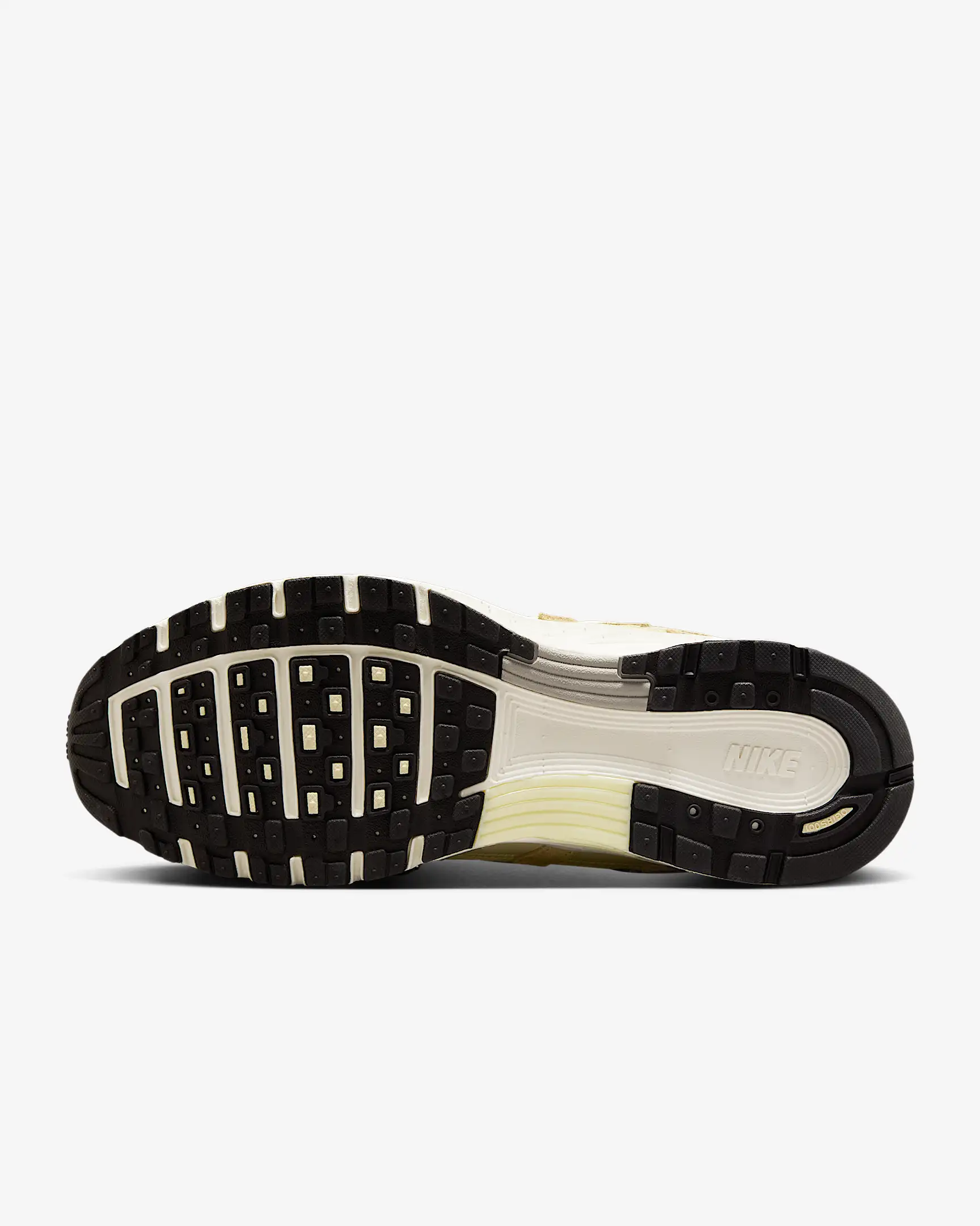 M NIKE P-6000 SE