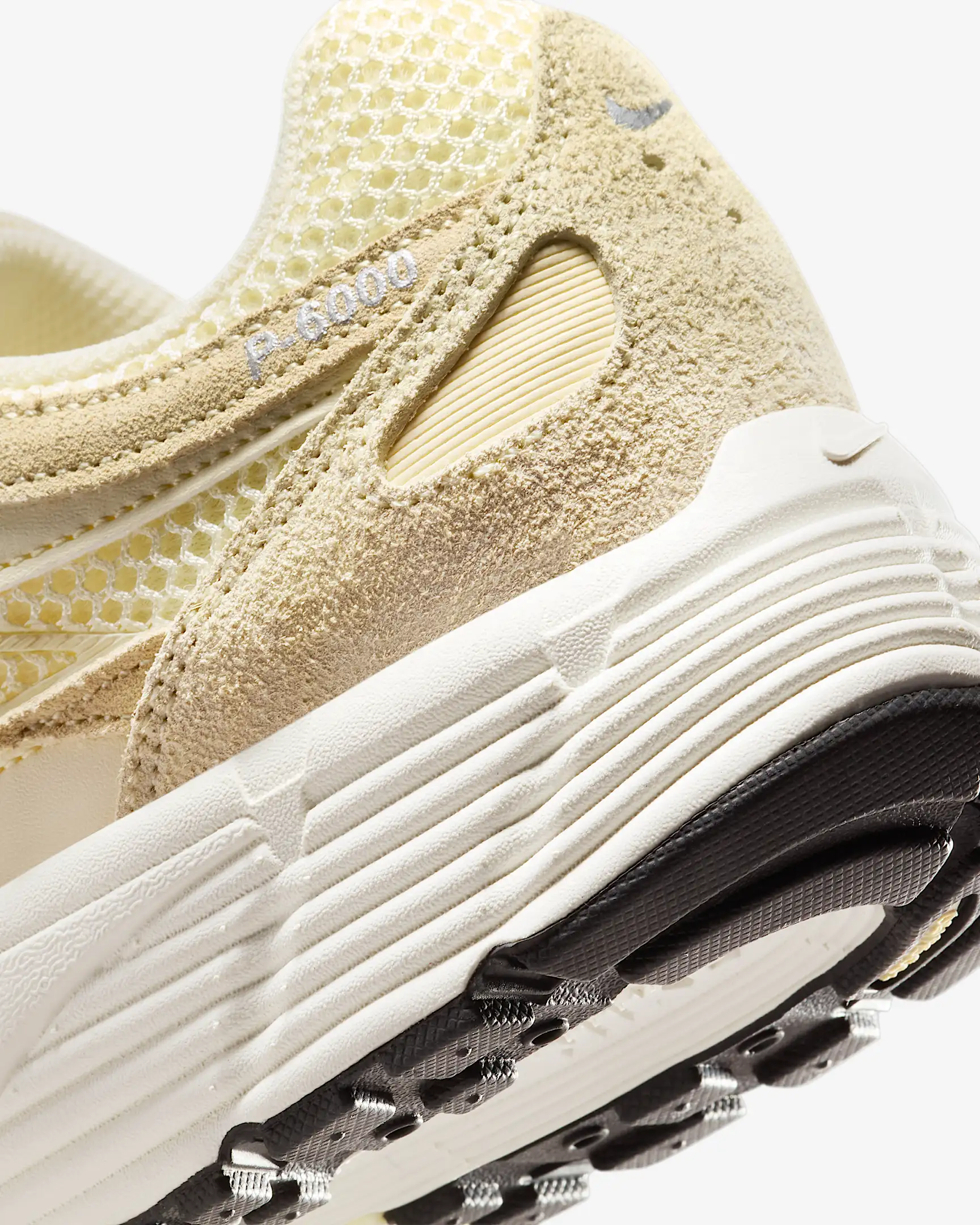 M NIKE P-6000 SE