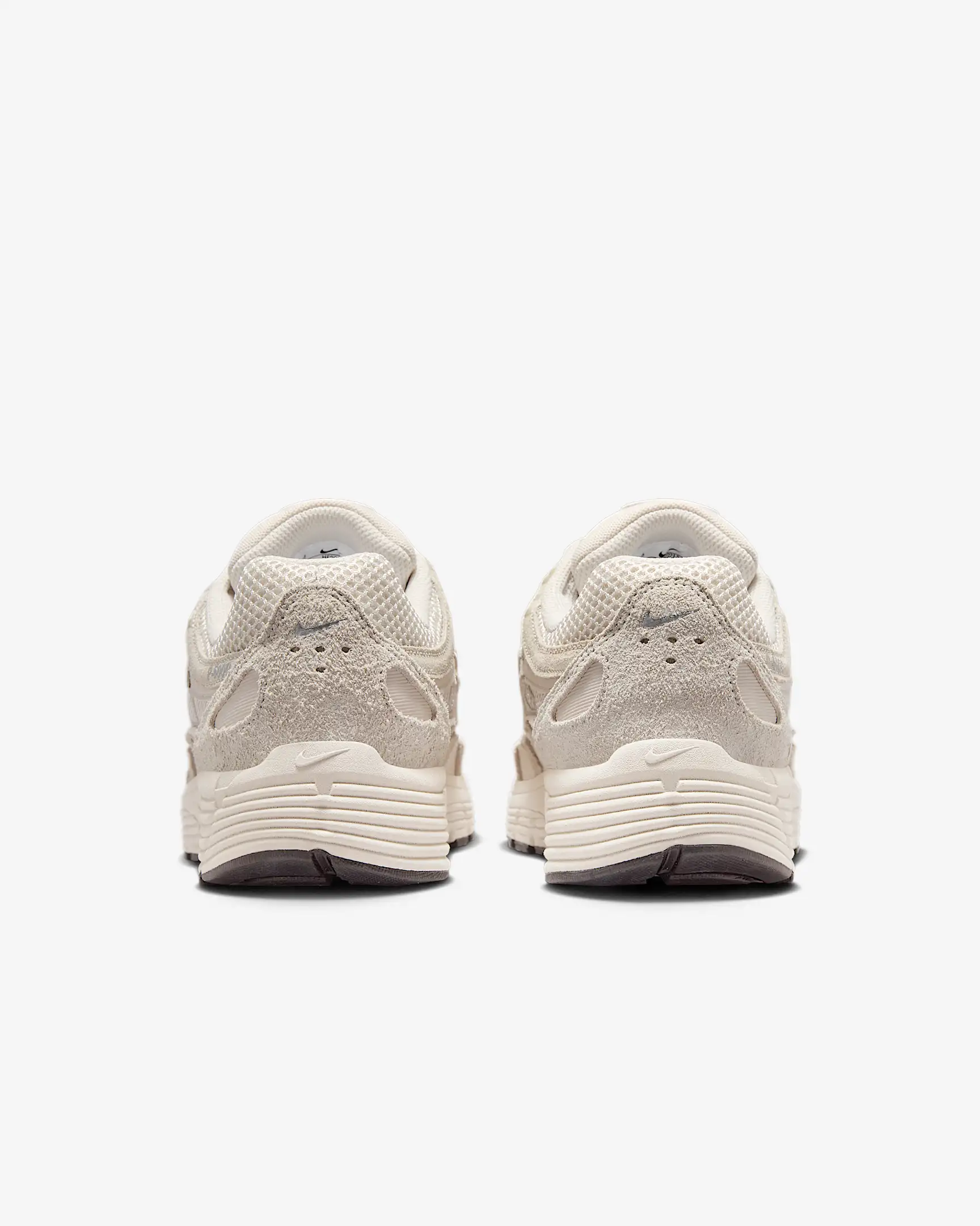 M NIKE P-6000