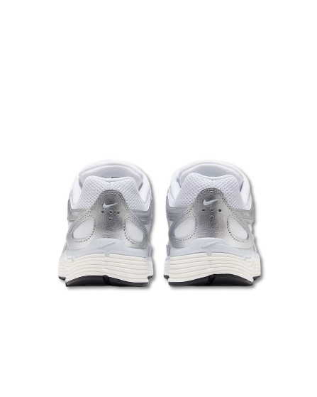 W NIKE P-6000
