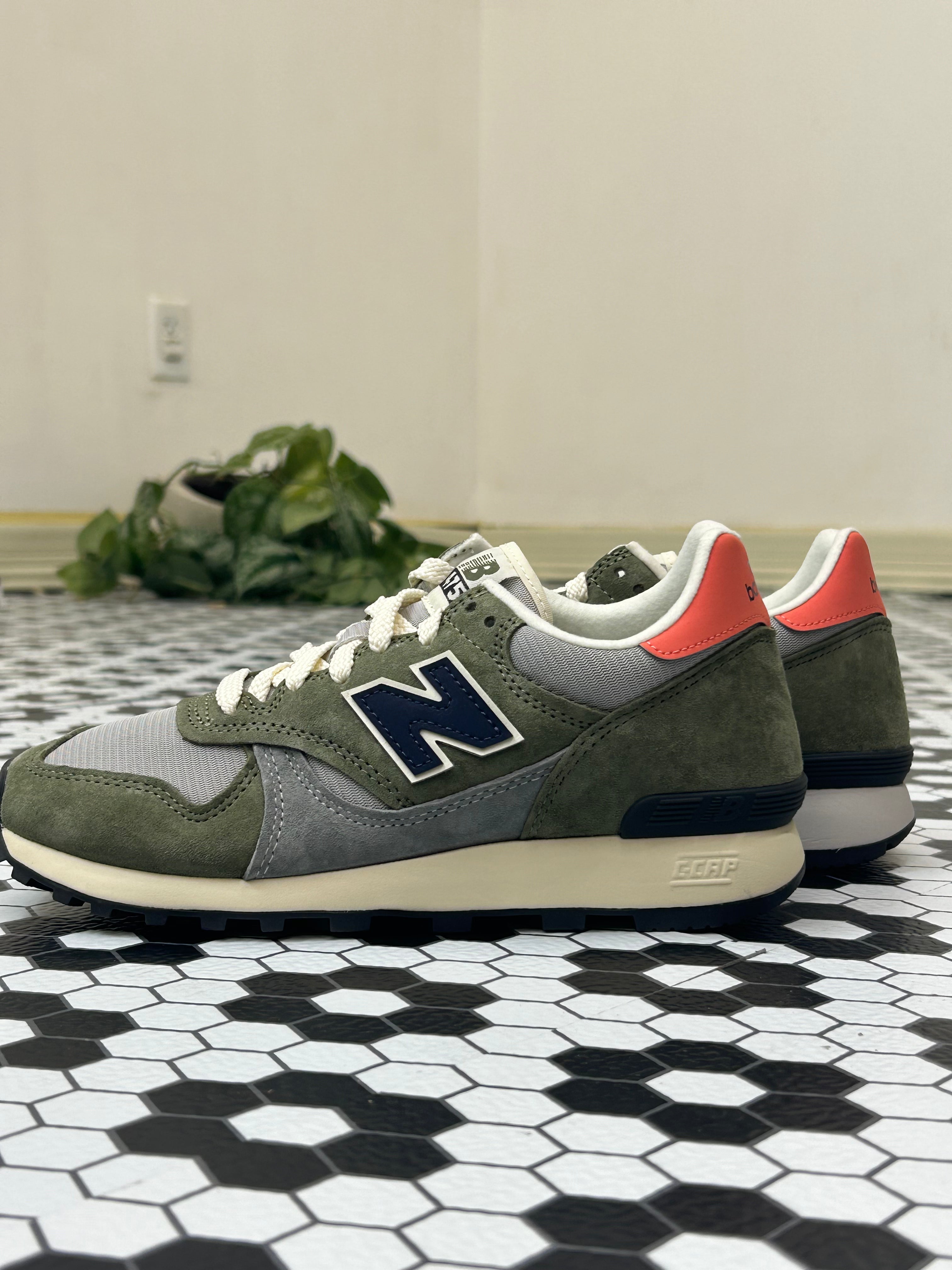 AURALEE x New Balance